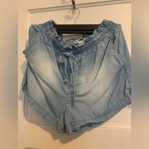 Women’s high waisted shorts with tie